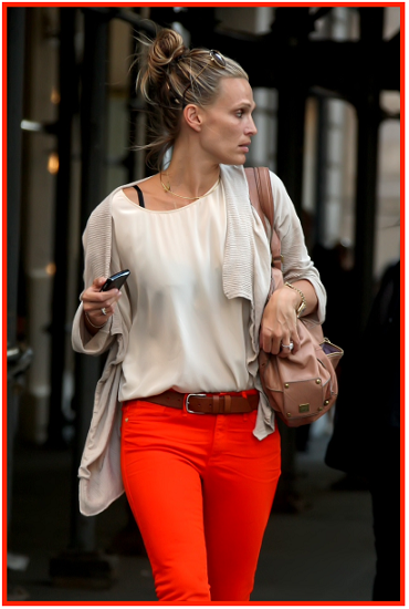 molly_sims_red_jeans.png